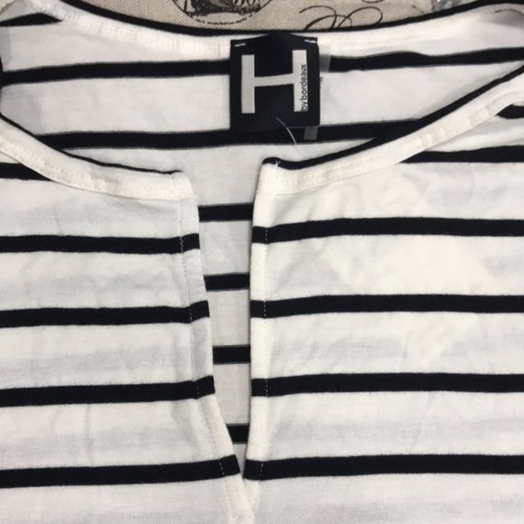 H By Bordeaux Split Neck Striped TOP - Picture 4 of 6